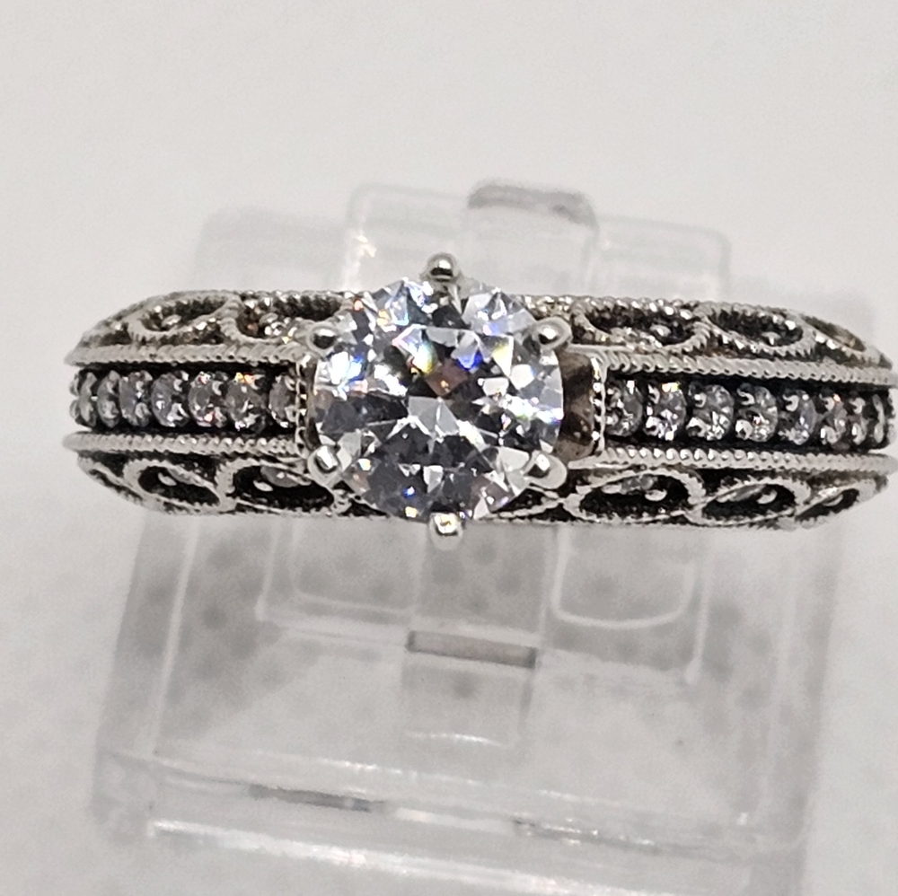 Stunning Designer Zircon Ring Sz 6 !